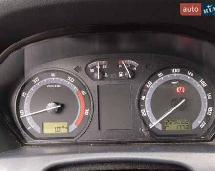 Серый Шкода Фабия, объемом двигателя 1.39 л и пробегом 229 тыс. км за 4500 $, фото 12 на Automoto.ua