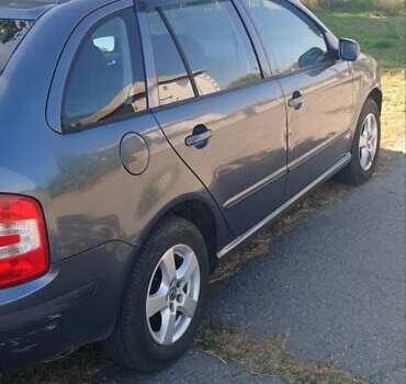 Серый Шкода Фабия, объемом двигателя 1.39 л и пробегом 220 тыс. км за 3500 $, фото 3 на Automoto.ua