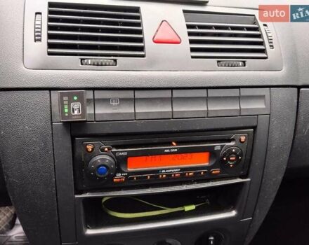 Серый Шкода Фабия, объемом двигателя 1.39 л и пробегом 229 тыс. км за 4500 $, фото 3 на Automoto.ua