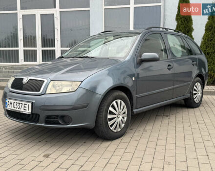 Серый Шкода Фабия, объемом двигателя 1.4 л и пробегом 266 тыс. км за 3998 $, фото 2 на Automoto.ua