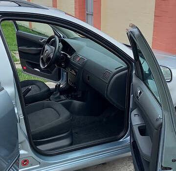 Серый Шкода Фабия, объемом двигателя 1.39 л и пробегом 157 тыс. км за 4900 $, фото 14 на Automoto.ua