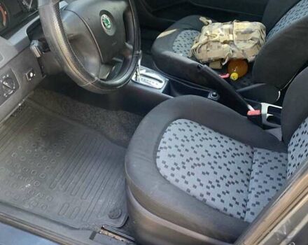 Сірий Шкода Фабія, об'ємом двигуна 1.39 л та пробігом 289 тис. км за 5200 $, фото 11 на Automoto.ua