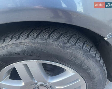 Серый Шкода Фабия, объемом двигателя 1.39 л и пробегом 197 тыс. км за 3950 $, фото 7 на Automoto.ua