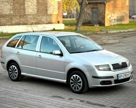 Серый Шкода Фабия, объемом двигателя 1.4 л и пробегом 190 тыс. км за 4300 $, фото 1 на Automoto.ua