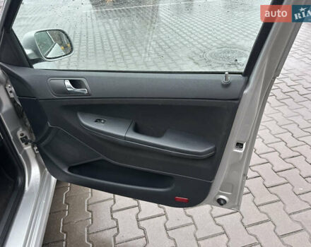 Серый Шкода Фабия, объемом двигателя 1.4 л и пробегом 203 тыс. км за 4800 $, фото 18 на Automoto.ua