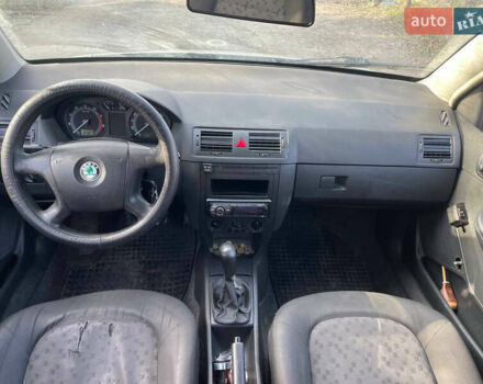 Сірий Шкода Фабія, об'ємом двигуна 1.2 л та пробігом 400 тис. км за 1500 $, фото 4 на Automoto.ua