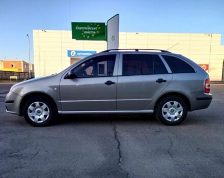 Серый Шкода Фабия, объемом двигателя 1.4 л и пробегом 277 тыс. км за 2910 $, фото 1 на Automoto.ua