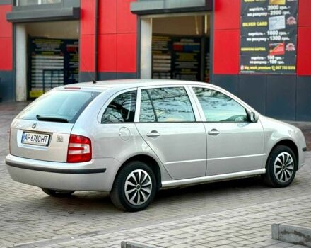 Серый Шкода Фабия, объемом двигателя 1.4 л и пробегом 190 тыс. км за 4300 $, фото 3 на Automoto.ua