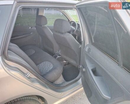 Серый Шкода Фабия, объемом двигателя 1.39 л и пробегом 277 тыс. км за 4800 $, фото 9 на Automoto.ua