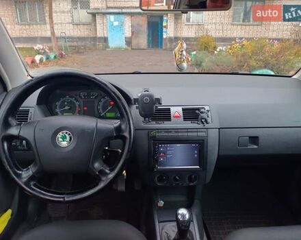 Серый Шкода Фабия, объемом двигателя 1.4 л и пробегом 280 тыс. км за 4300 $, фото 7 на Automoto.ua