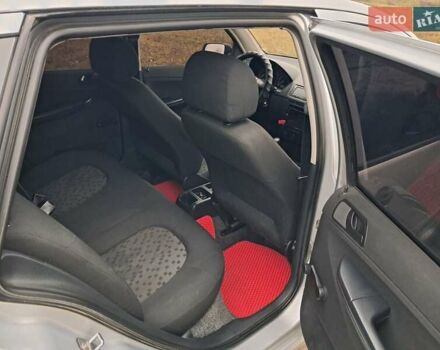 Серый Шкода Фабия, объемом двигателя 1.2 л и пробегом 220 тыс. км за 3999 $, фото 9 на Automoto.ua