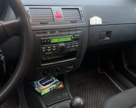 Серый Шкода Фабия, объемом двигателя 1.2 л и пробегом 193 тыс. км за 3200 $, фото 4 на Automoto.ua