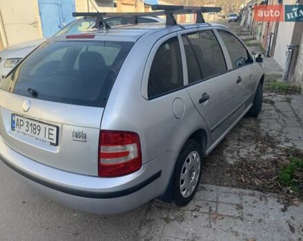 Серый Шкода Фабия, объемом двигателя 1.39 л и пробегом 253 тыс. км за 4900 $, фото 3 на Automoto.ua