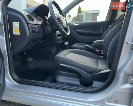 Серый Шкода Фабия, объемом двигателя 1.39 л и пробегом 217 тыс. км за 5399 $, фото 21 на Automoto.ua