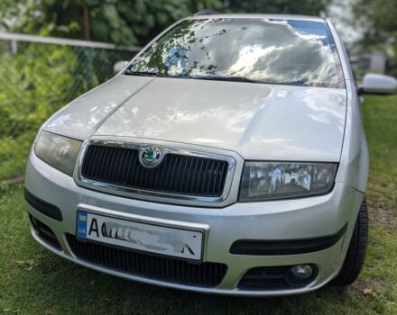 Серый Шкода Фабия, объемом двигателя 1.4 л и пробегом 222 тыс. км за 4000 $, фото 1 на Automoto.ua