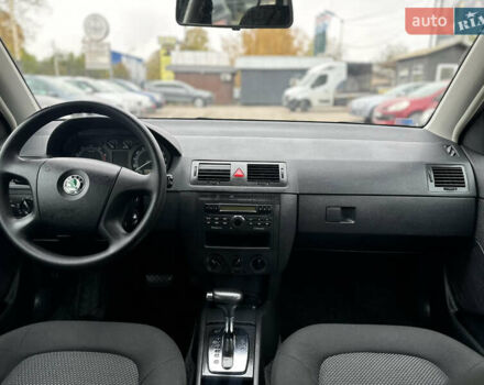 Шкода Фабия 2007 в Чернигове на Automoto.ua Серый Шкода Фабия, объемом двигателя 1.4 л и пробегом 193 тыс. км за 5400 $, фото 8 на Automoto.ua