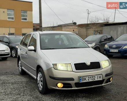 Сірий Шкода Фабія, об'ємом двигуна 1.42 л та пробігом 370 тис. км за 3300 $, фото 1 на Automoto.ua