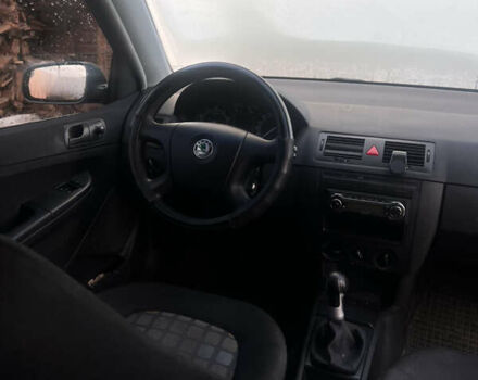 Сірий Шкода Фабія, об'ємом двигуна 1.39 л та пробігом 280 тис. км за 4500 $, фото 7 на Automoto.ua