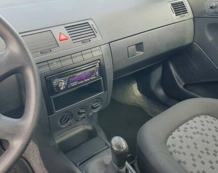 Серый Шкода Фабия, объемом двигателя 1.4 л и пробегом 200 тыс. км за 4900 $, фото 28 на Automoto.ua