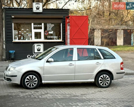 Серый Шкода Фабия, объемом двигателя 1.39 л и пробегом 190 тыс. км за 4300 $, фото 2 на Automoto.ua