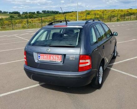 Серый Шкода Фабия, объемом двигателя 1.4 л и пробегом 200 тыс. км за 4900 $, фото 3 на Automoto.ua