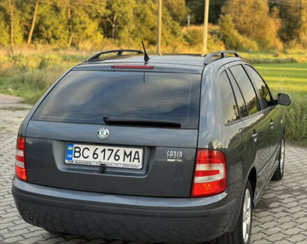 Сірий Шкода Фабія, об'ємом двигуна 1.39 л та пробігом 252 тис. км за 5200 $, фото 2 на Automoto.ua