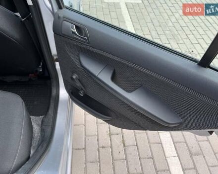 Сірий Шкода Фабія, об'ємом двигуна 1.42 л та пробігом 241 тис. км за 3800 $, фото 17 на Automoto.ua