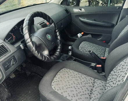 Сірий Шкода Фабія, об'ємом двигуна 1.39 л та пробігом 232 тис. км за 4100 $, фото 21 на Automoto.ua