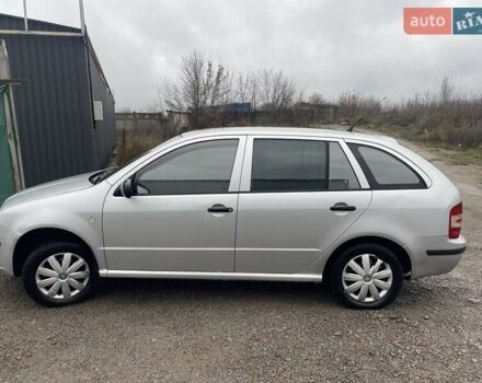 Сірий Шкода Фабія, об'ємом двигуна 1.2 л та пробігом 200 тис. км за 2600 $, фото 1 на Automoto.ua