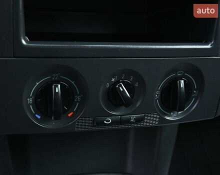 Сірий Шкода Фабія, об'ємом двигуна 1.39 л та пробігом 209 тис. км за 5350 $, фото 19 на Automoto.ua