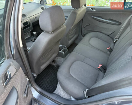 Серый Шкода Фабия, объемом двигателя 1.39 л и пробегом 202 тыс. км за 5200 $, фото 5 на Automoto.ua