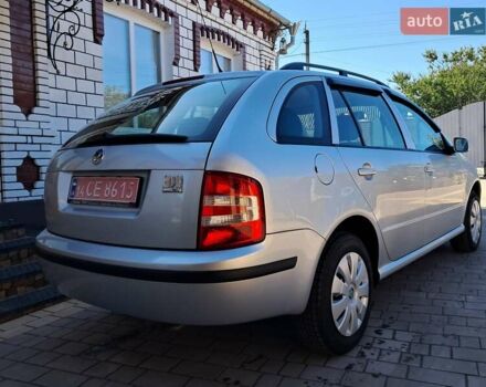 Серый Шкода Фабия, объемом двигателя 1.4 л и пробегом 174 тыс. км за 5000 $, фото 2 на Automoto.ua