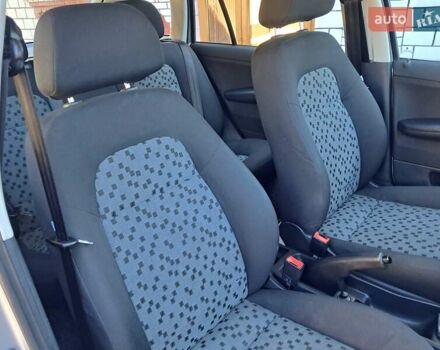 Серый Шкода Фабия, объемом двигателя 1.4 л и пробегом 174 тыс. км за 5000 $, фото 9 на Automoto.ua