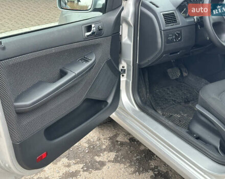 Серый Шкода Фабия, объемом двигателя 1.4 л и пробегом 217 тыс. км за 5499 $, фото 6 на Automoto.ua