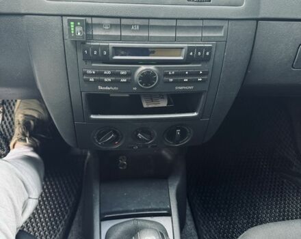 Сірий Шкода Фабія, об'ємом двигуна 1.4 л та пробігом 230 тис. км за 4500 $, фото 5 на Automoto.ua