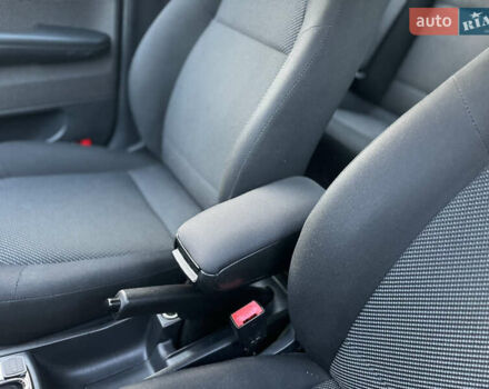 Серый Шкода Фабия, объемом двигателя 1.39 л и пробегом 217 тыс. км за 5399 $, фото 37 на Automoto.ua