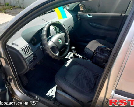 Серый Шкода Фабия, объемом двигателя 1.4 л и пробегом 280 тыс. км за 3200 $, фото 5 на Automoto.ua