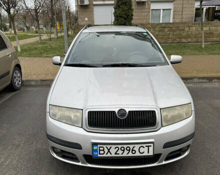 Серый Шкода Фабия, объемом двигателя 1.4 л и пробегом 212 тыс. км за 4100 $, фото 1 на Automoto.ua