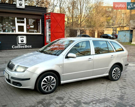 Серый Шкода Фабия, объемом двигателя 1.39 л и пробегом 190 тыс. км за 4300 $, фото 1 на Automoto.ua