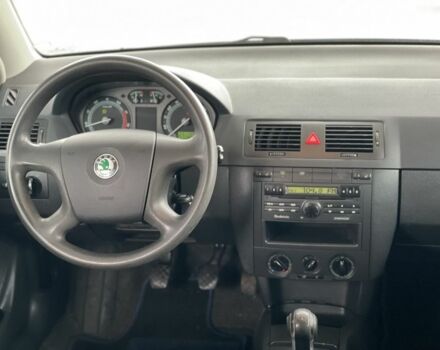 Серый Шкода Фабия, объемом двигателя 1.4 л и пробегом 231 тыс. км за 4500 $, фото 14 на Automoto.ua