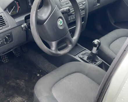 Серый Шкода Фабия, объемом двигателя 1.4 л и пробегом 226 тыс. км за 4550 $, фото 8 на Automoto.ua