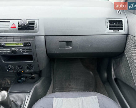 Сірий Шкода Фабія, об'ємом двигуна 1.42 л та пробігом 370 тис. км за 3300 $, фото 28 на Automoto.ua