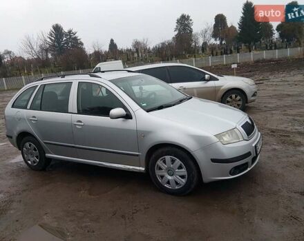 Сірий Шкода Фабія, об'ємом двигуна 1.39 л та пробігом 315 тис. км за 3900 $, фото 3 на Automoto.ua