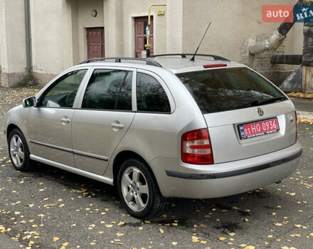 Серый Шкода Фабия, объемом двигателя 1.4 л и пробегом 231 тыс. км за 4500 $, фото 3 на Automoto.ua