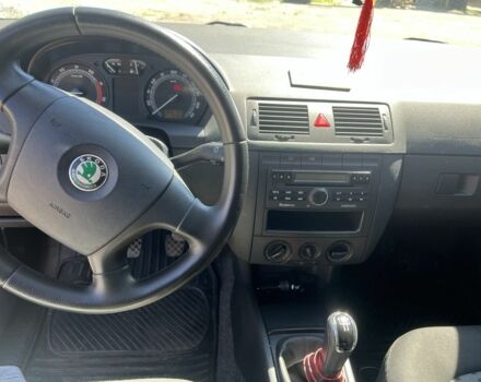 Серый Шкода Фабия, объемом двигателя 1.4 л и пробегом 268 тыс. км за 4850 $, фото 1 на Automoto.ua