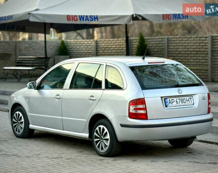 Серый Шкода Фабия, объемом двигателя 1.39 л и пробегом 190 тыс. км за 4300 $, фото 4 на Automoto.ua