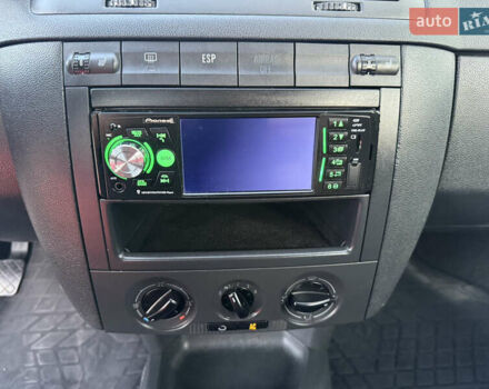 Серый Шкода Фабия, объемом двигателя 1.39 л и пробегом 202 тыс. км за 5200 $, фото 6 на Automoto.ua