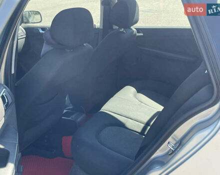 Серый Шкода Фабия, объемом двигателя 1.39 л и пробегом 226 тыс. км за 4900 $, фото 13 на Automoto.ua