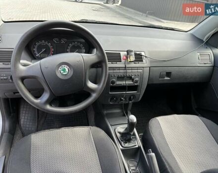 Сірий Шкода Фабія, об'ємом двигуна 1.42 л та пробігом 241 тис. км за 3800 $, фото 13 на Automoto.ua