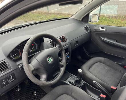 Серый Шкода Фабия, объемом двигателя 1.39 л и пробегом 249 тыс. км за 3500 $, фото 7 на Automoto.ua